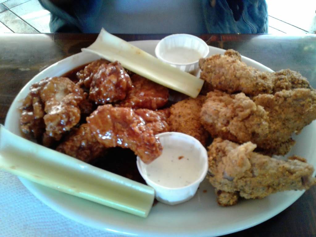 Viks Wheelhouse Bar & Grill | restaurant | 295 Mare Island Way, Vallejo, CA 94590, USA | 7076481966 OR +1 707-648-1966