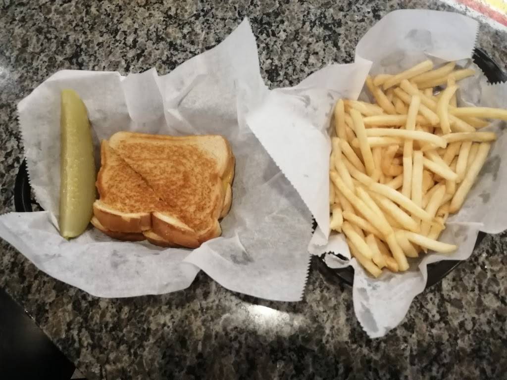 Hide Away Cafe and Lounge | restaurant | 207 Main St, Bensenville, IL 60106, USA | 6306169035 OR +1 630-616-9035