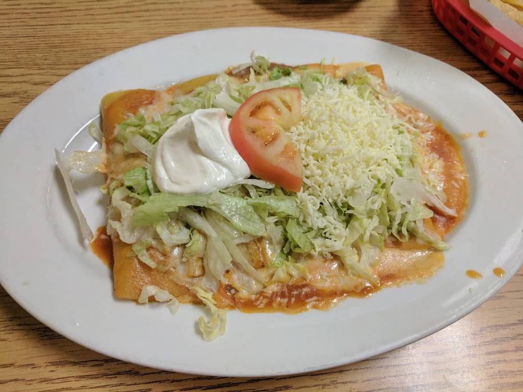 Los Tres Potrillos | restaurant | 406 E Main St, Louisa, VA 23093, USA | 5409673626 OR +1 540-967-3626