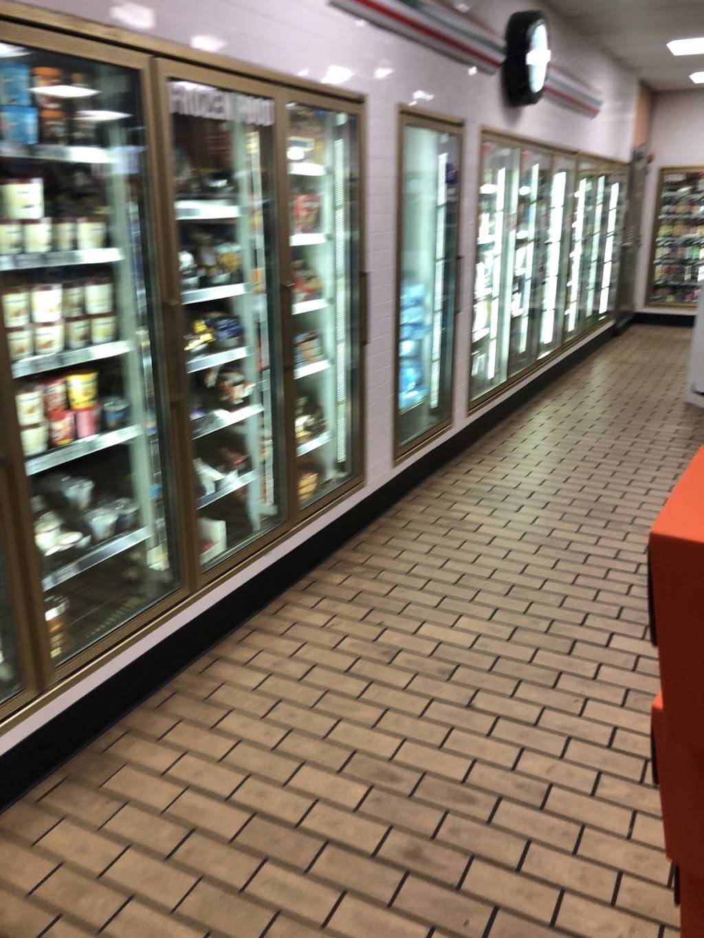 7-Eleven | bakery | 190 N Central Ave, Valley Stream, NY 11580, USA | 5168250471 OR +1 516-825-0471