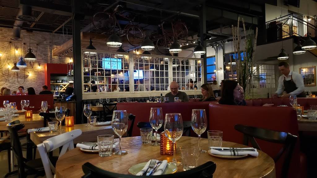 Industria Pizzeria + Bar | restaurant | 582 Chemin de Touraine, Boucherville, QC J4B 5E4, Canada | 4506417167 OR +1 450-641-7167