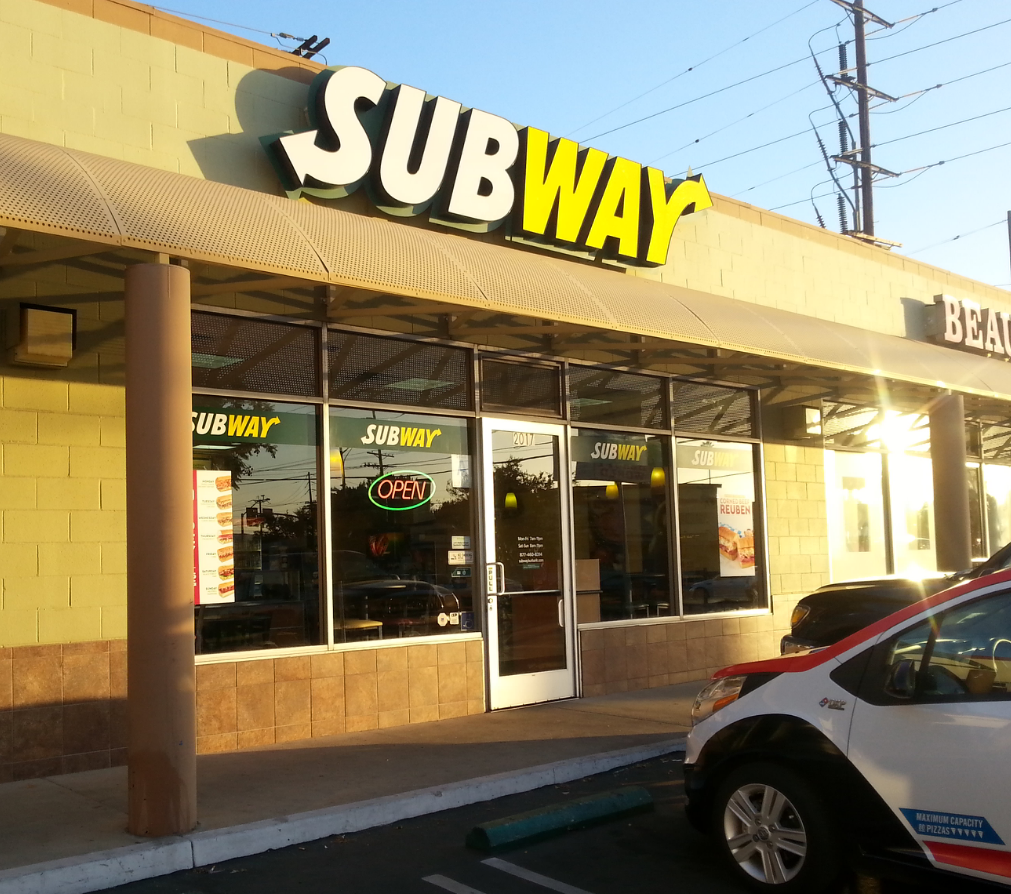 Subway Restaurants | restaurant | 2017 N Hollywood Way, Burbank, CA 91505, USA | 8188435900 OR +1 818-843-5900