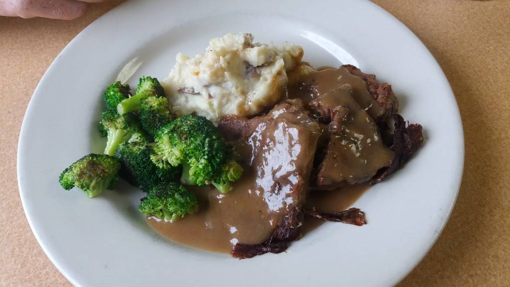 Jenis Main Street Grill | restaurant | 54195 NY-25, Southold, NY 11971, USA | 6317659610 OR +1 631-765-9610