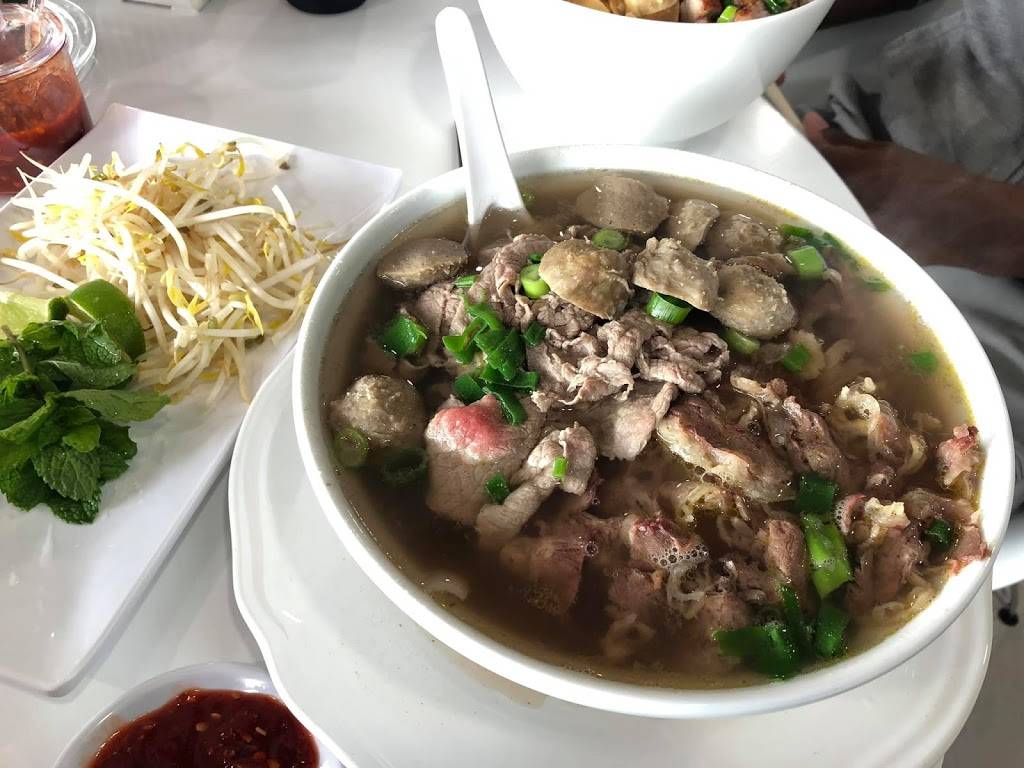 Pho Bat Trang | restaurant | 353 Lake St Unit 18, St. Catharines, ON L2N 7G4, Canada | 9059389968 OR +1 905-938-9968