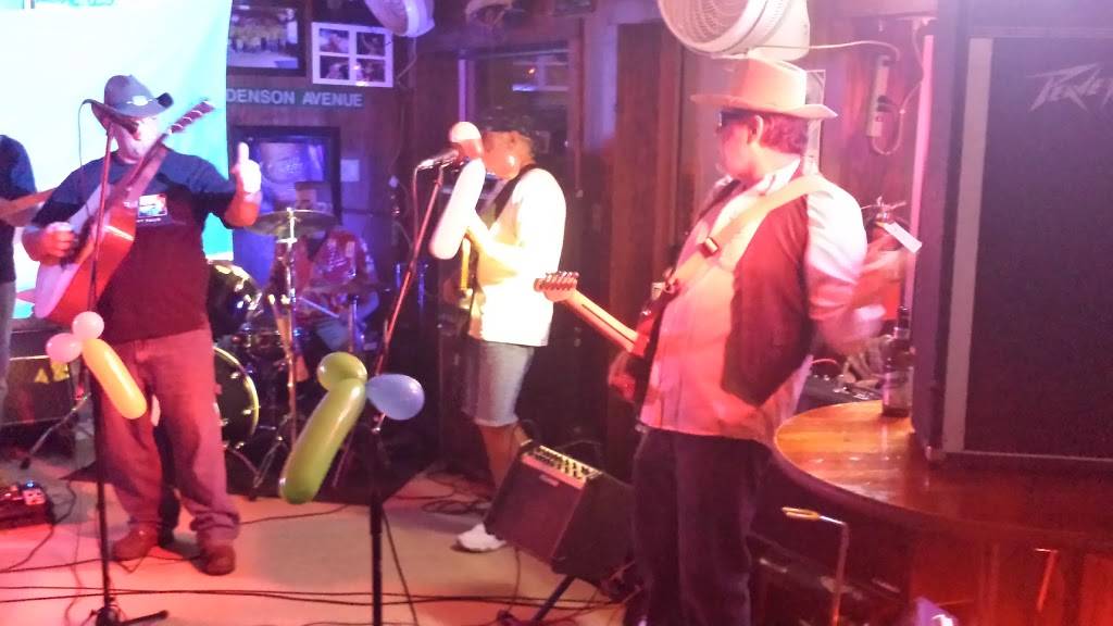 Shortys Den | restaurant | 1300 7th St, Bedford, IN 47421, USA | 8122793640 OR +1 812-279-3640