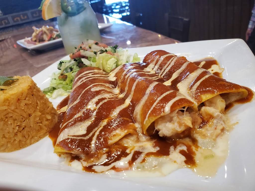 Casa Azteca | restaurant | 1801 N Wayne St #104, Angola, IN 46703, USA | 2602434115 OR +1 260-243-4115