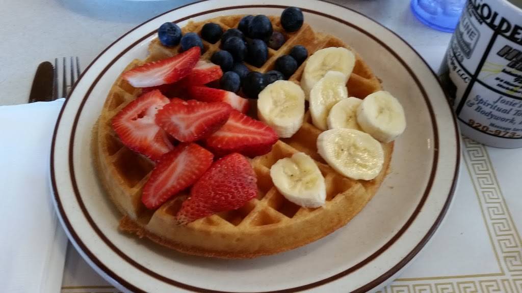 Golden Flame Family Restaurant | restaurant | 2604 Custer St, Manitowoc, WI 54220, USA | 9206820880 OR +1 920-682-0880