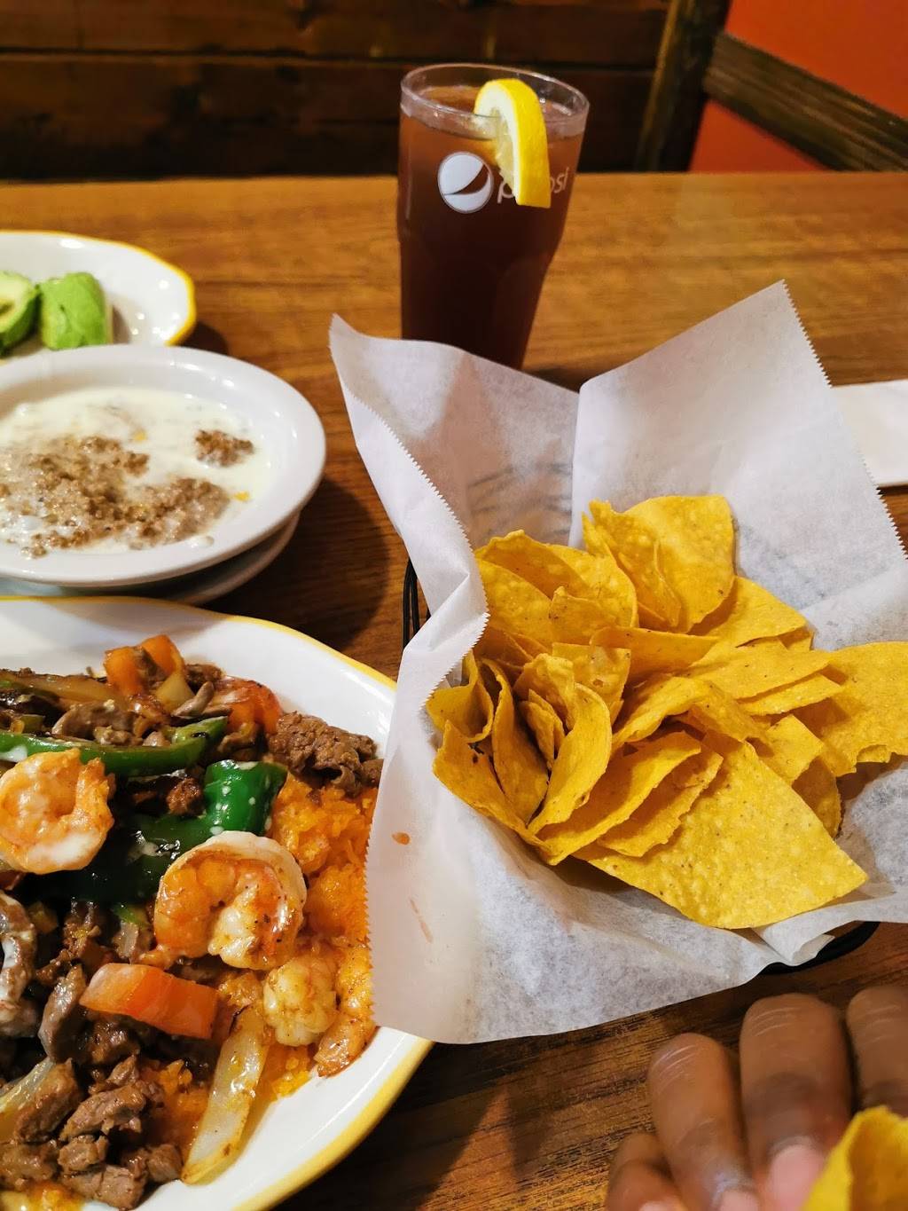 La Casa Salsa | restaurant | 4821 Avenue O #1, Fort Madison, IA 52627, USA | 3193720220 OR +1 319-372-0220