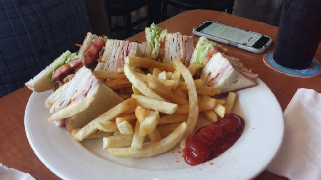 Go 4 It Sports Grill | restaurant | 10677 Northwest Hwy, Dallas, TX 75238, USA | 2142219440 OR +1 214-221-9440