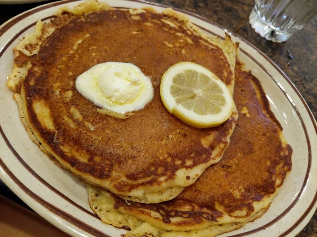 Brigs at the Village Restaurant | restaurant | 1040 Tryon Village Dr, Cary, NC 27518, USA | 9198592151 OR +1 919-859-2151