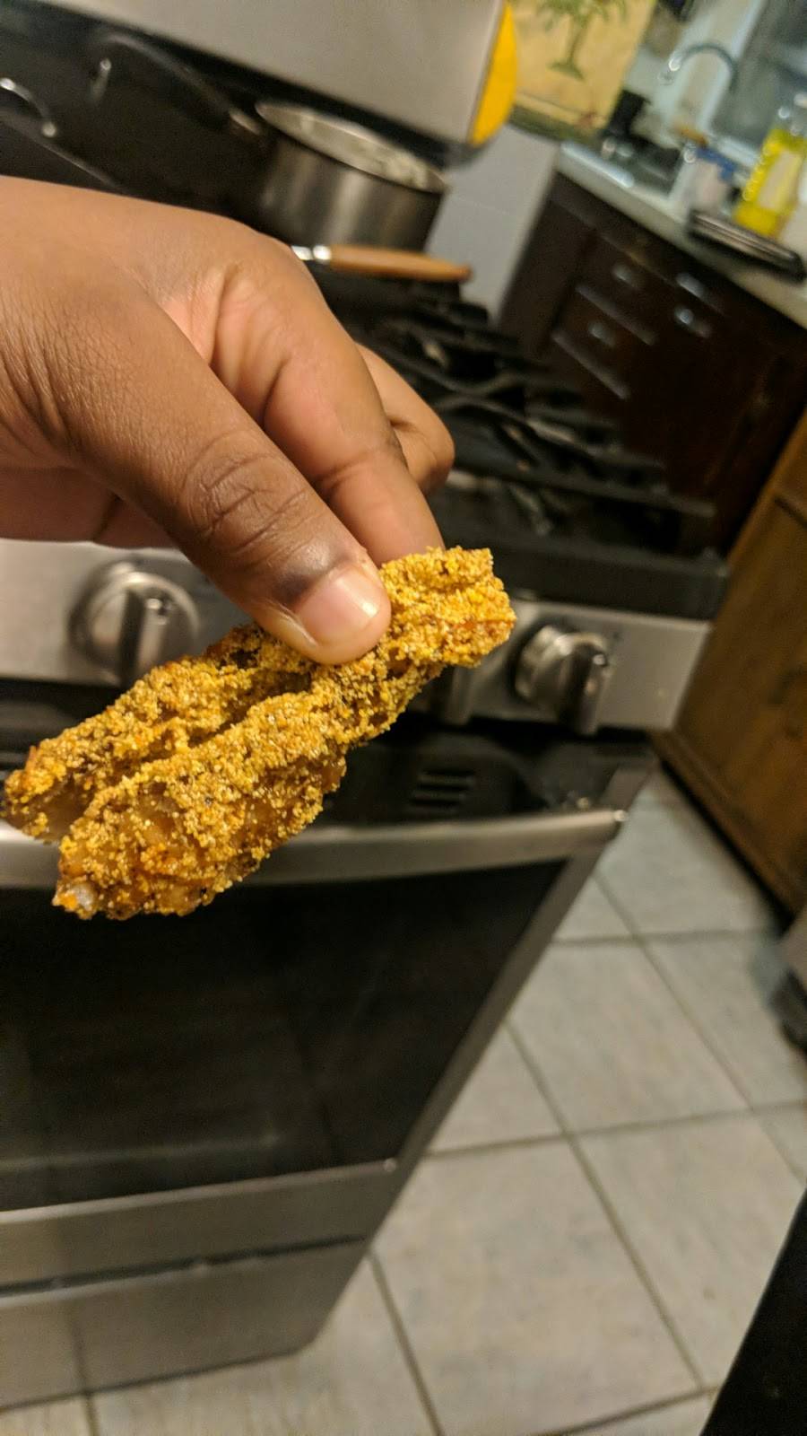 Red Walters Bar-B-Que | restaurant | 8425 Cedar Ave, Cleveland, OH 44103, USA | 2167911420 OR +1 216-791-1420