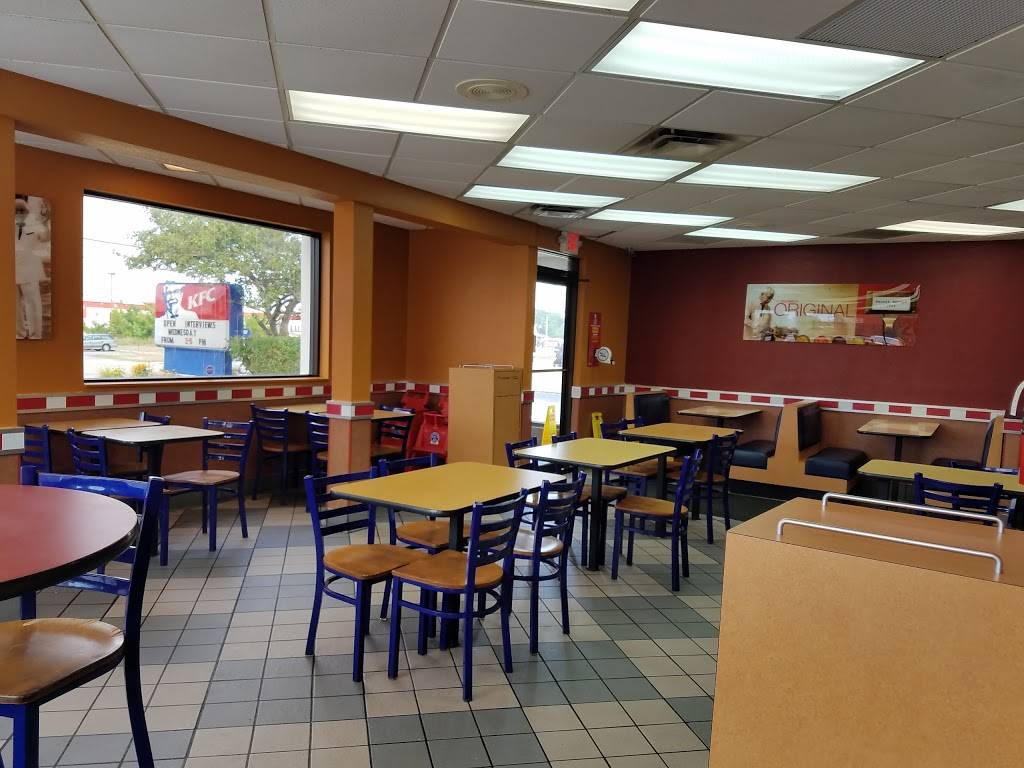 KFC | restaurant | 14901 Snow Rd, Brook Park, OH 44142, USA | 2162675858 OR +1 216-267-5858