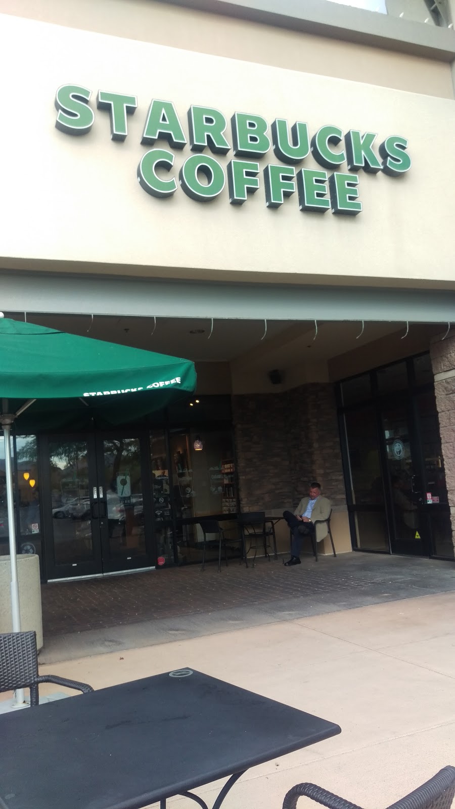 Starbucks | cafe | 7000 E Mayo Blvd, Phoenix, AZ 85054, USA | 9284366891 OR +1 928-436-6891