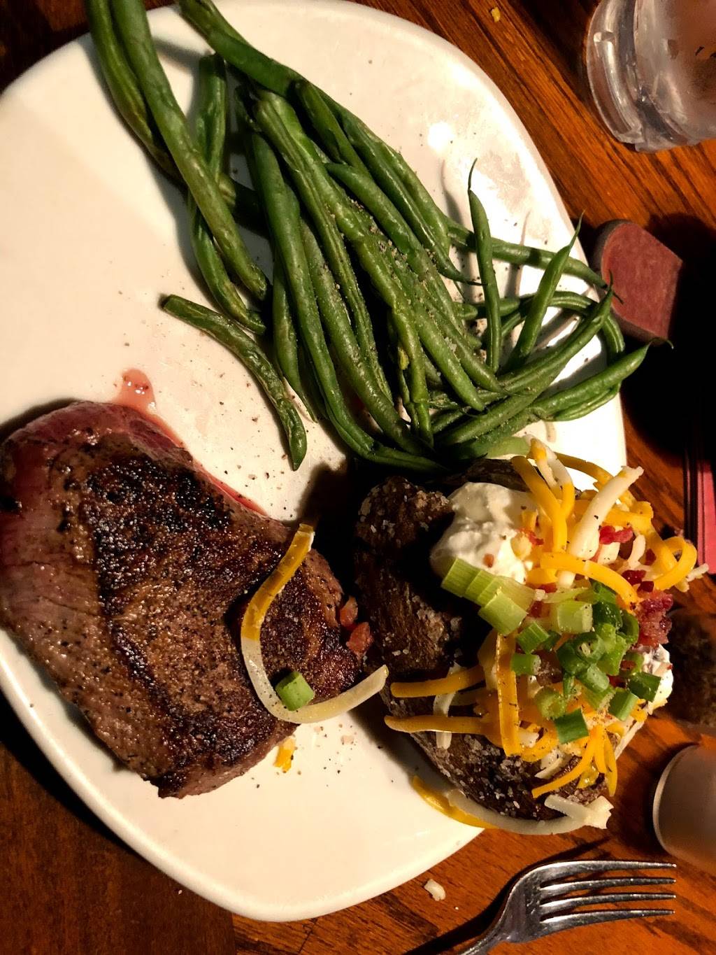 Outback Steakhouse | restaurant | 2615 Capital Mall Dr SW, Olympia, WA 98502, USA | 3603524692 OR +1 360-352-4692