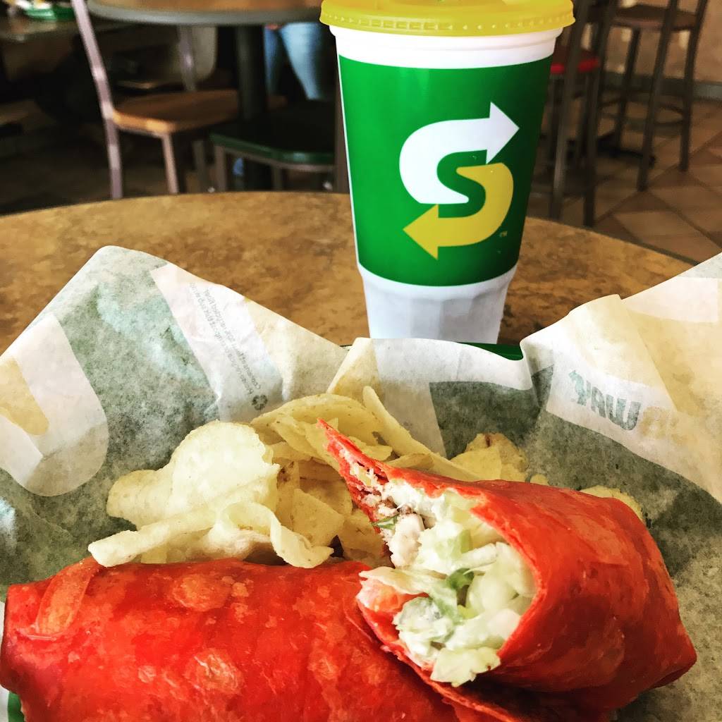 Subway Restaurants | restaurant | 13575 Glenoaks Blvd, Sylmar, CA 91342, USA | 8183623430 OR +1 818-362-3430