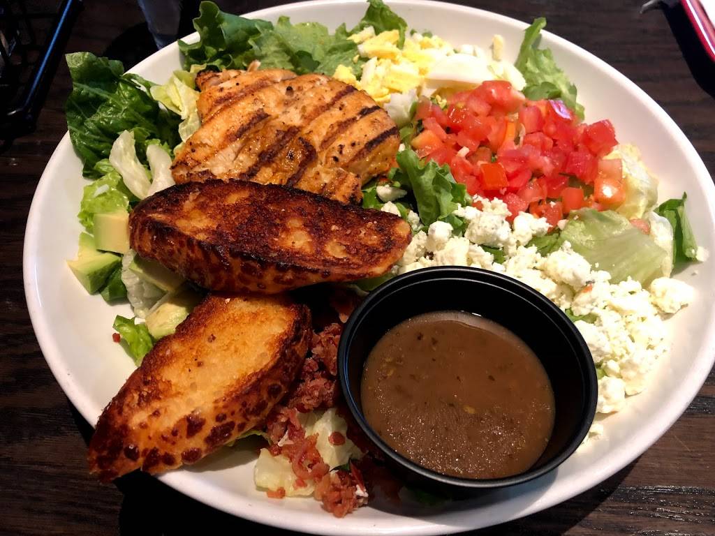 Red Robin Gourmet Burgers and Brews | restaurant | 719 N 10th St, Renton, WA 98057, USA | 4252710433 OR +1 425-271-0433