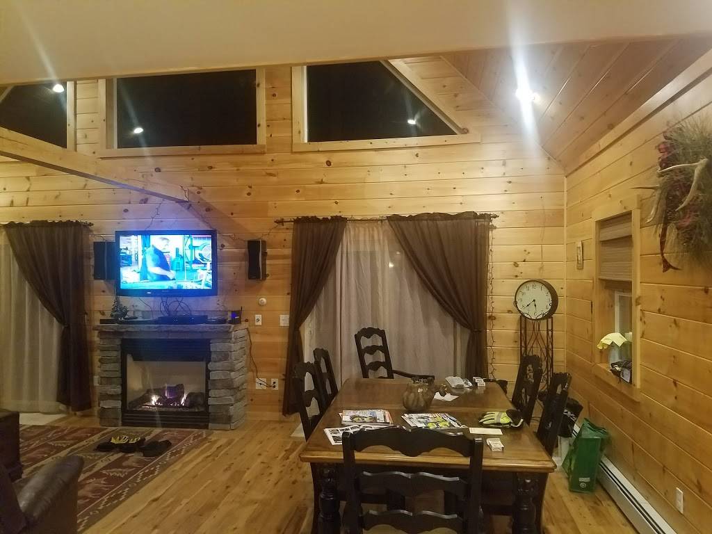 Buck Rub Pub & Lodge | restaurant | 2253 N Main St, Pittsburg, NH 03592, USA | 6035386935 OR +1 603-538-6935