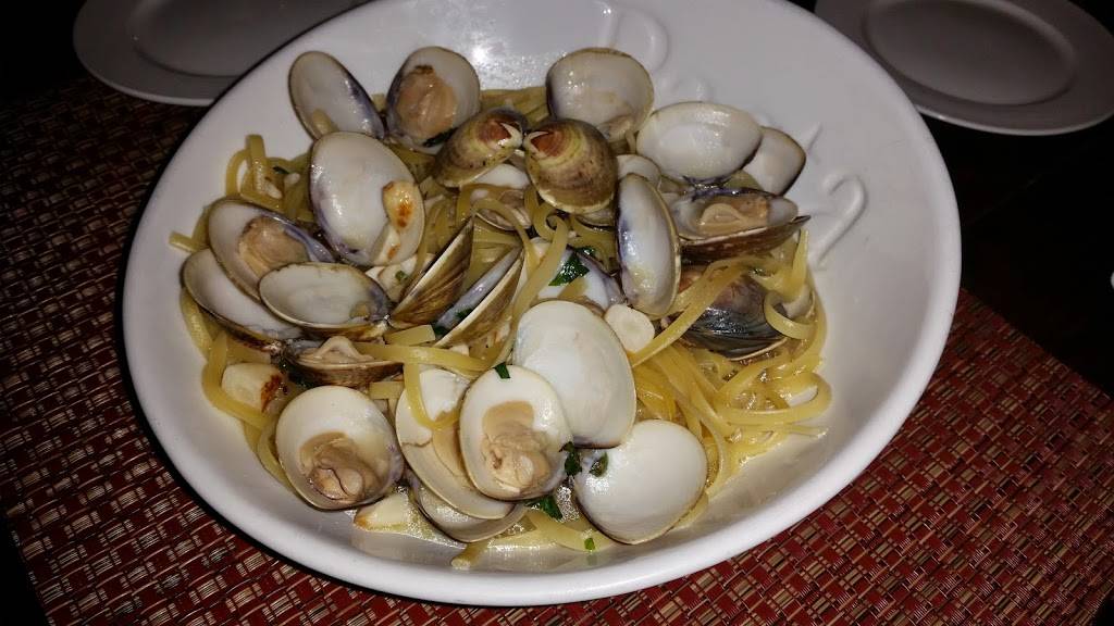 Abeetza Pizza | restaurant | 82 Glen Cove Rd, Greenvale, NY 11548, USA | 5164843123 OR +1 516-484-3123