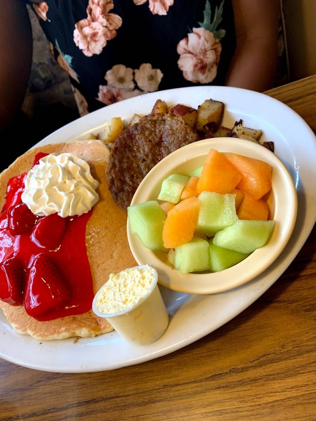 Jebs Blueberry Hill | restaurant | 2147 E Prosperity Ave, Tulare, CA 93274, USA | 5596866899 OR +1 559-686-6899