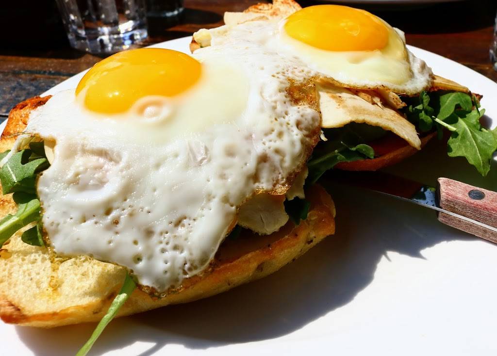 Bus Stop Cafe | restaurant | 597 Hudson St, New York, NY 10014, USA | 2122061100 OR +1 212-206-1100