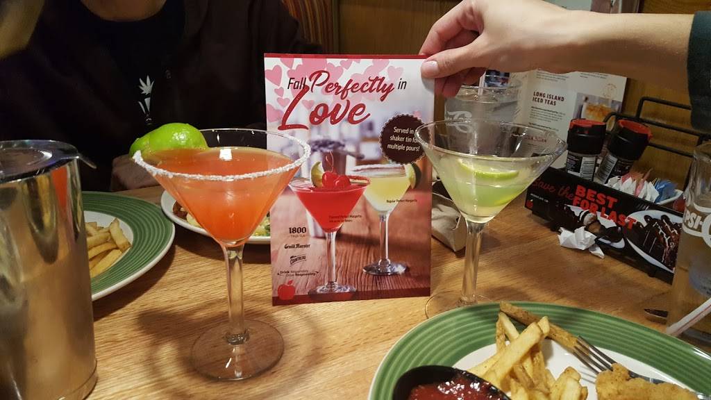 Applebees Grill + Bar | restaurant | 24 Midway Road Garden City, Shopping Center, Cranston, RI 02920, USA | 4019434424 OR +1 401-943-4424