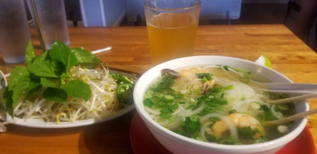 Pho One-O | night club | 2651 Annapolis Rd B, Hanover, MD 21076, USA | 4105510401 OR +1 410-551-0401