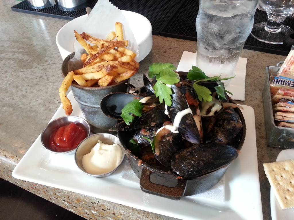 Boulevardier | restaurant | 408 N Bishop Ave #108, Dallas, TX 75208, USA | 2149421828 OR +1 214-942-1828