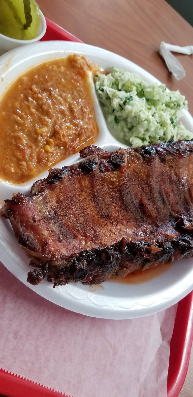 Pippins Barbecue & Catering | restaurant | 40 Sims St, McDonough, GA 30253, USA | 7709572539 OR +1 770-957-2539