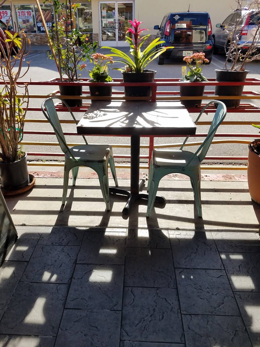 Its Thai Hometaurant | restaurant | 1311 N Glendale Blvd Unit A, Los Angeles, CA 90026, USA | 2134849383 OR +1 213-484-9383