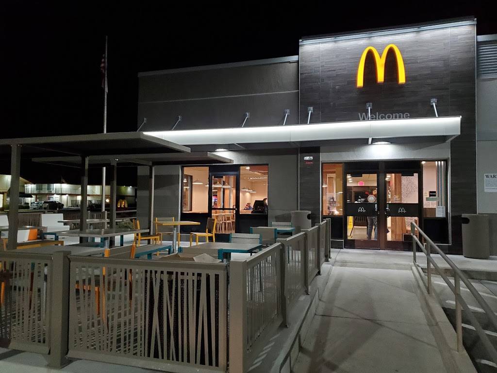 McDonalds | cafe | 6300 Morro Rd, Atascadero, CA 93422, USA | 8054666300 OR +1 805-466-6300