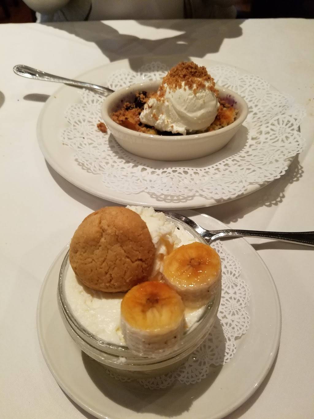 Magnolias | restaurant | 185 E Bay St, Charleston, SC 29401, USA | 8433219333 OR +1 843-321-9333