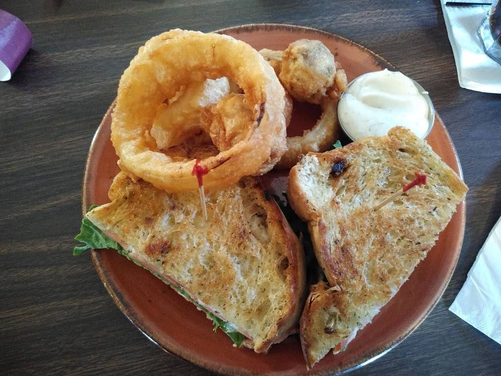 Great Lakes Grill | restaurant | 817 E State St, Cheboygan, MI 49721, USA | 2316278161 OR +1 231-627-8161