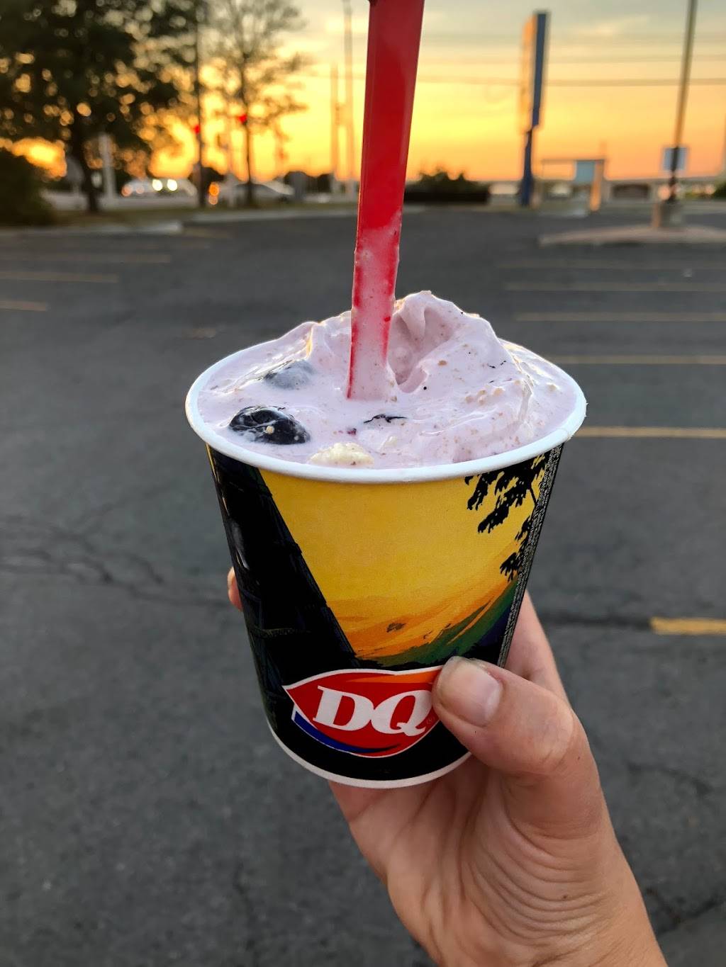 Dairy Queen Grill & Chill | restaurant | 2200 Montreal Rd, Gloucester, ON K1J 6M5, Canada | 6138429888 OR +1 613-842-9888