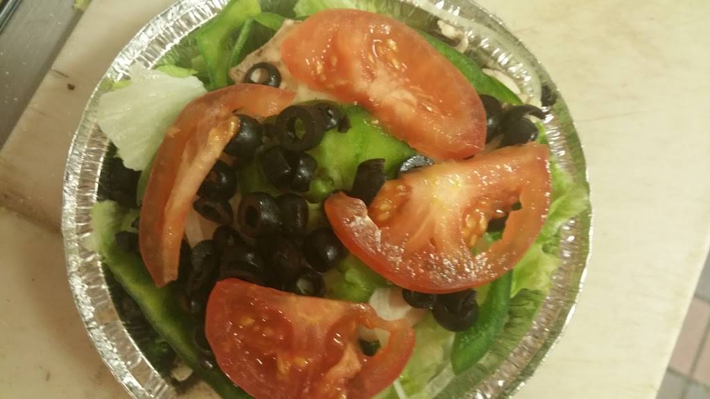 Waynes Pizza | restaurant | 34197 US-45, Third Lake, IL 60030, USA | 8472232441 OR +1 847-223-2441