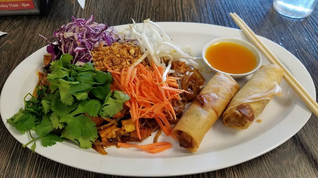 Totties Asian Kitchen | restaurant | 6245 E Bell Rd #105, Scottsdale, AZ 85254, USA | 4809910559 OR +1 480-991-0559