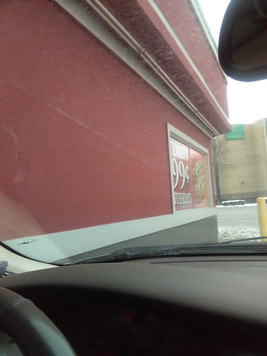 Embassy Coney Island | restaurant | 14987 Gratiot Ave, Detroit, MI 48205, USA | 3133711217 OR +1 313-371-1217