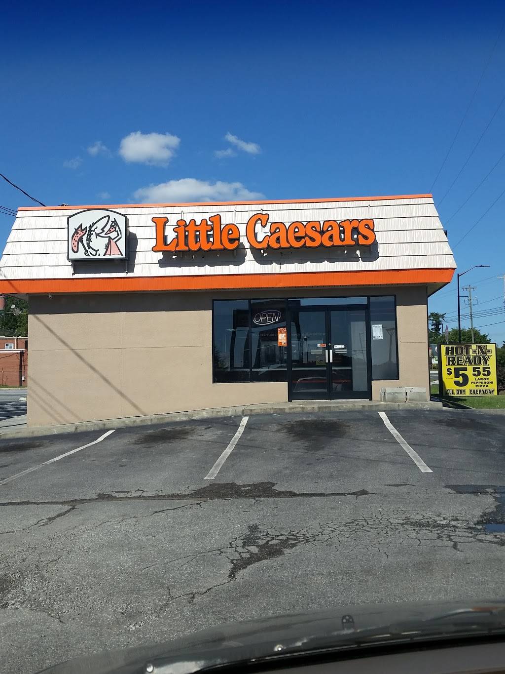 Little Caesars Pizza | meal takeaway | 3016 W Gate City Blvd, Greensboro, NC 27403, USA | 3368529955 OR +1 336-852-9955