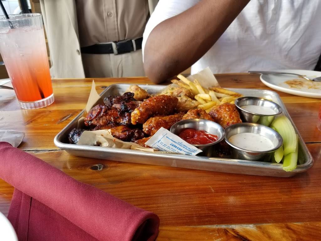 Twin Peaks Warrenville | restaurant | 28252 Diehl Rd, Warrenville, IL 60555, USA | 6303939747 OR +1 630-393-9747