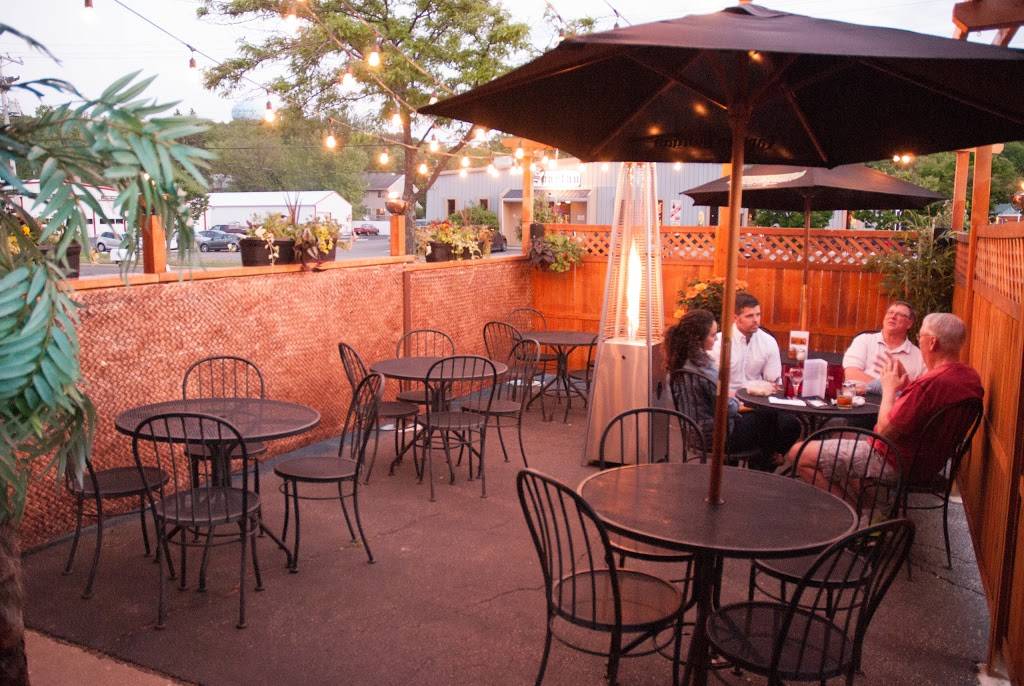 Angelos McFarland | restaurant | 4706 Farwell St, McFarland, WI 53558, USA | 6088382233 OR +1 608-838-2233