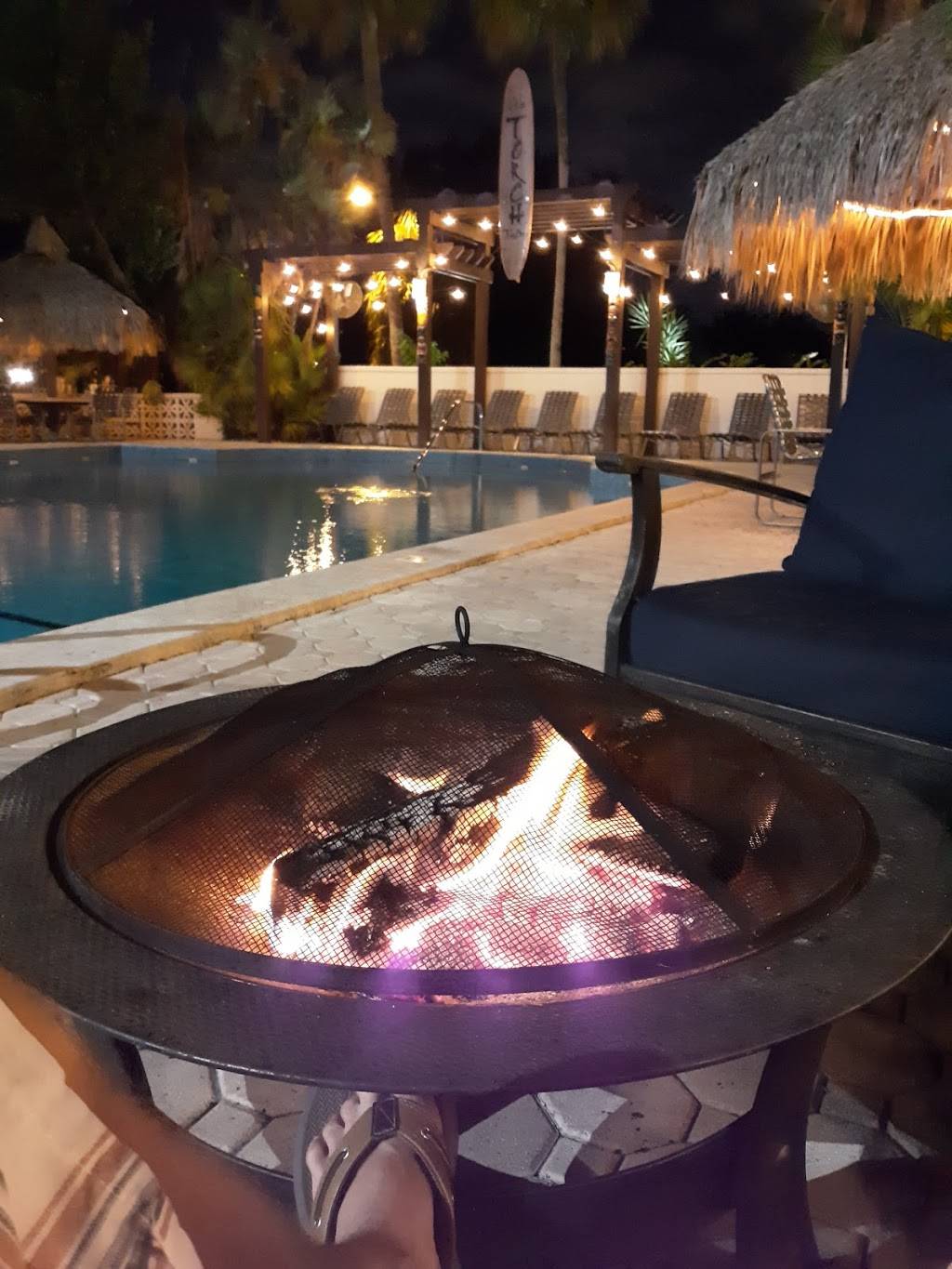 Tiki Joes At the Tahitian Inn | restaurant | 601 S Dale Mabry Hwy, Tampa, FL 33609, USA | 8138776721 OR +1 813-877-6721