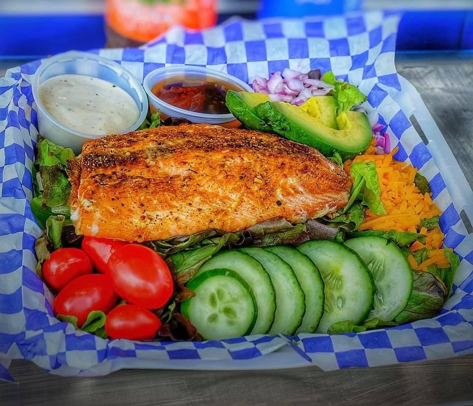 The Surfin Salmon | restaurant | 2145 Central Pkwy, Cincinnati, OH 45214, USA | 5138373053 OR +1 513-837-3053