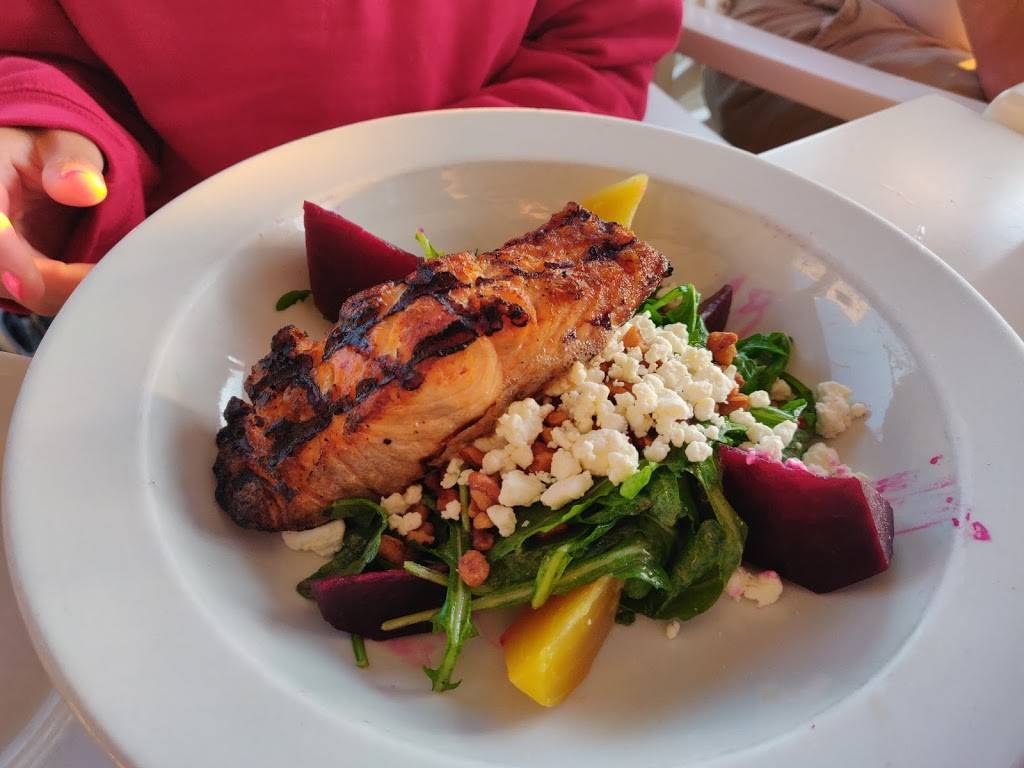 TUGBOATS | restaurant | 11 Arlington St, West Yarmouth, MA 02673, USA | 5087756433 OR +1 508-775-6433