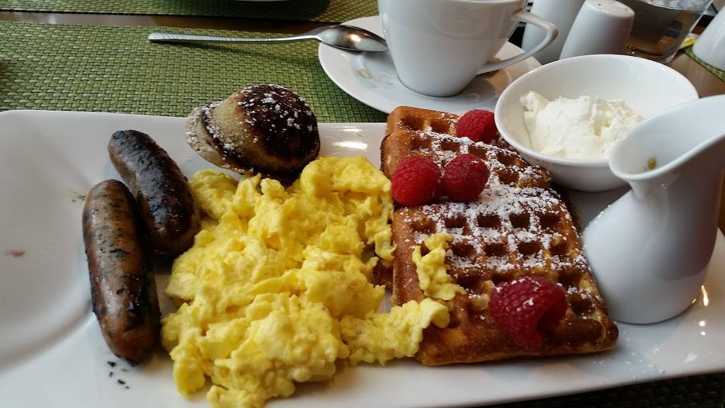 Urbana Craeft Kitchen & Market | restaurant | 3200 E 81st St #200, Bloomington, MN 55425, USA | 9526585039 OR +1 952-658-5039