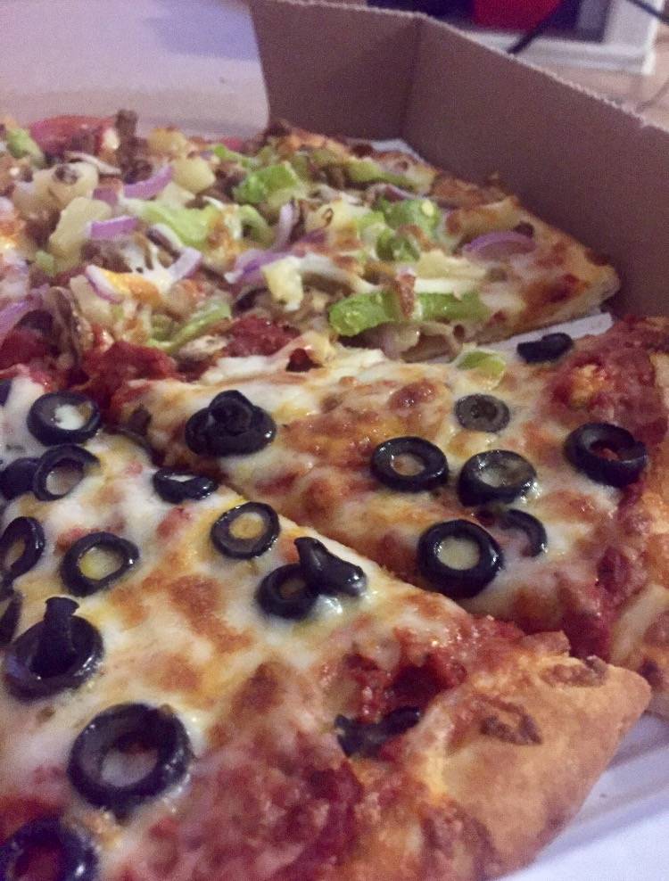 Roadrunner Pizza & Pasta | meal delivery | 3113 N Hancock Ave, Colorado Springs, CO 80907, USA | 7196362112 OR +1 719-636-2112