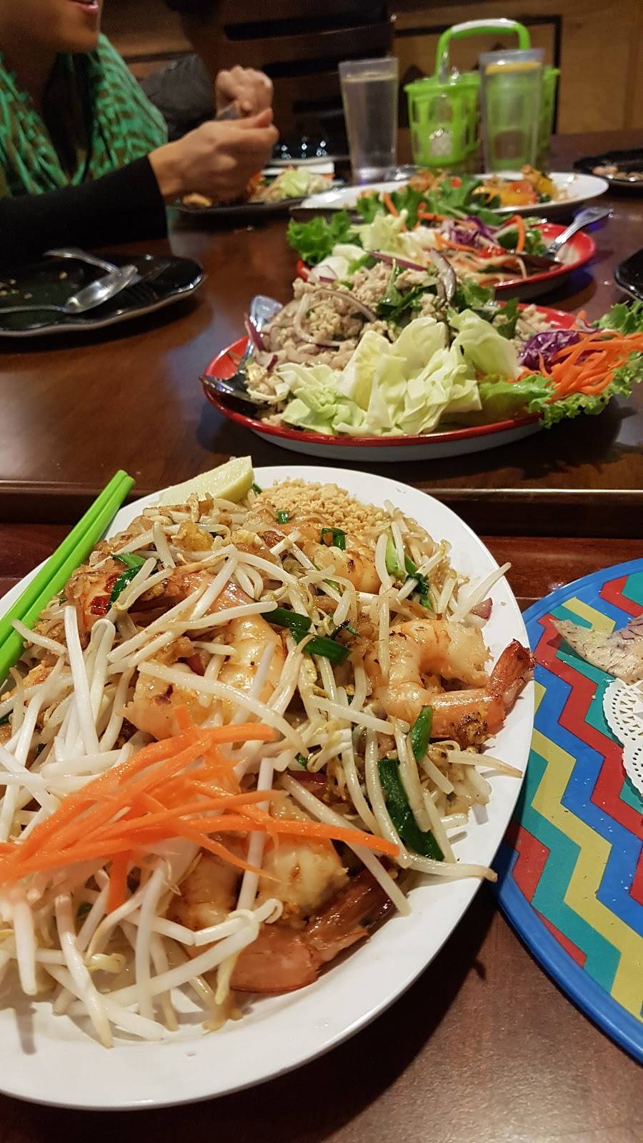 Moo Pa | restaurant | 3832 E Anaheim St, Long Beach, CA 90804, USA | 5624943003 OR +1 562-494-3003