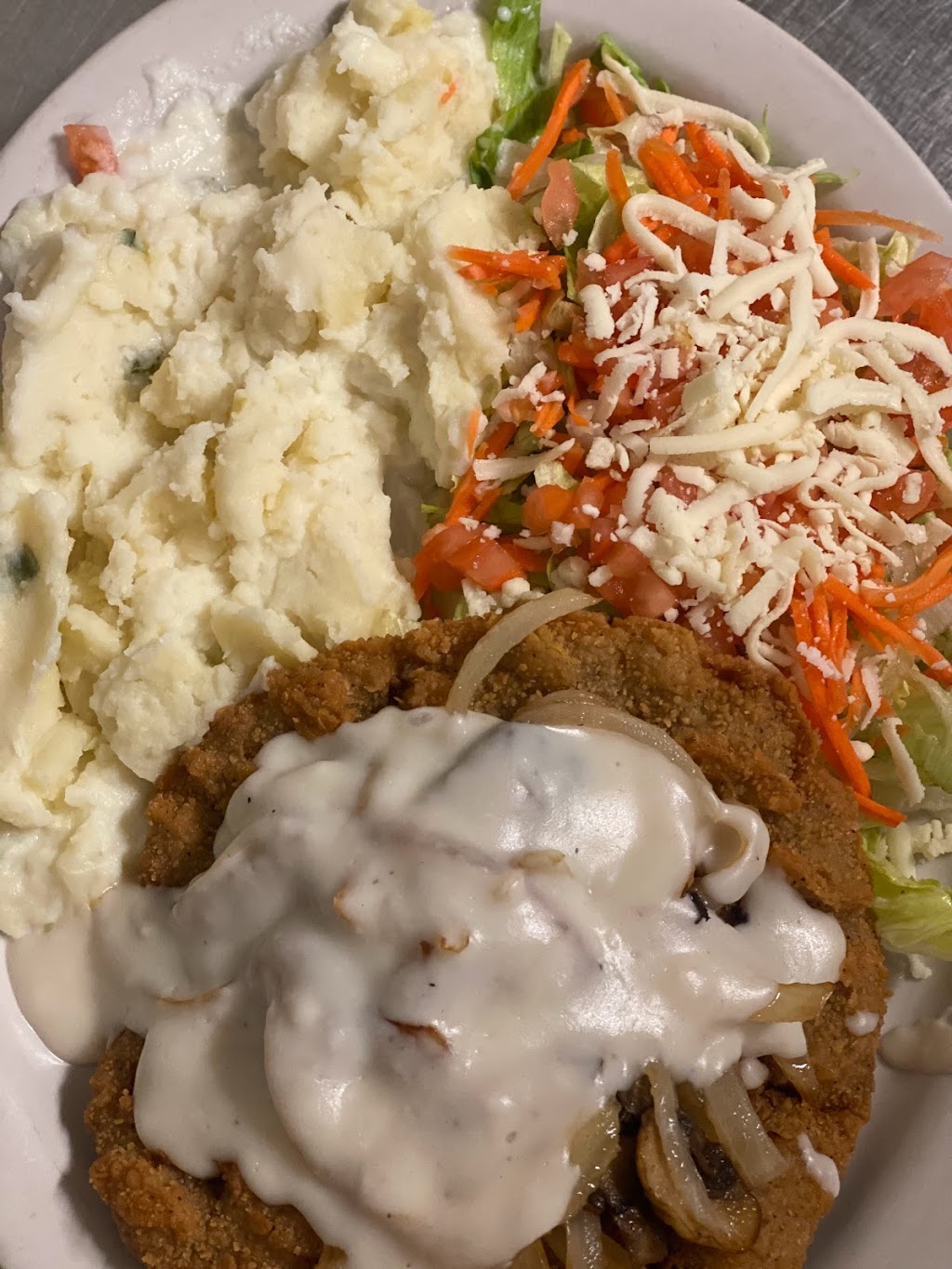 Guapos Sports Bar and Grill | restaurant | 2101 Veterans Blvd Suite A and B, McComb, MS 39648, USA | 6013644720 OR +1 601-364-4720