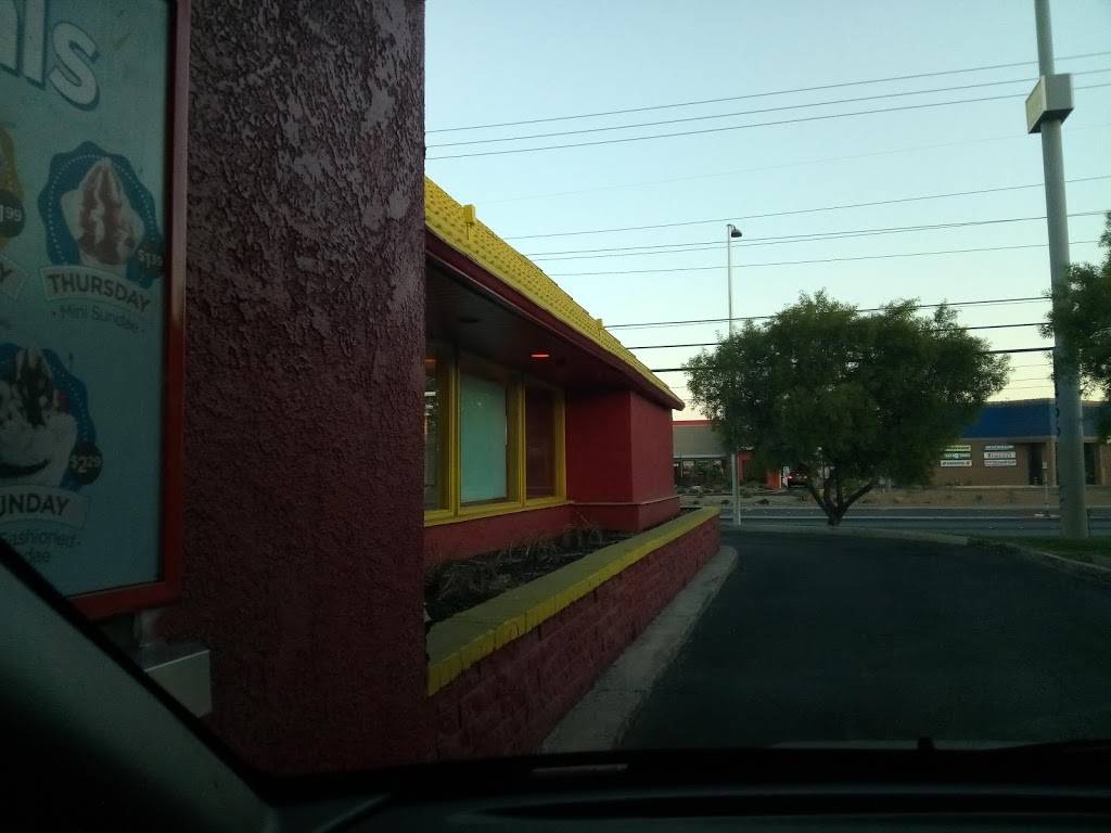 Wienerschnitzel | restaurant | 4470 E Charleston Blvd, Las Vegas, NV 89104, USA | 7025310219 OR +1 702-531-0219