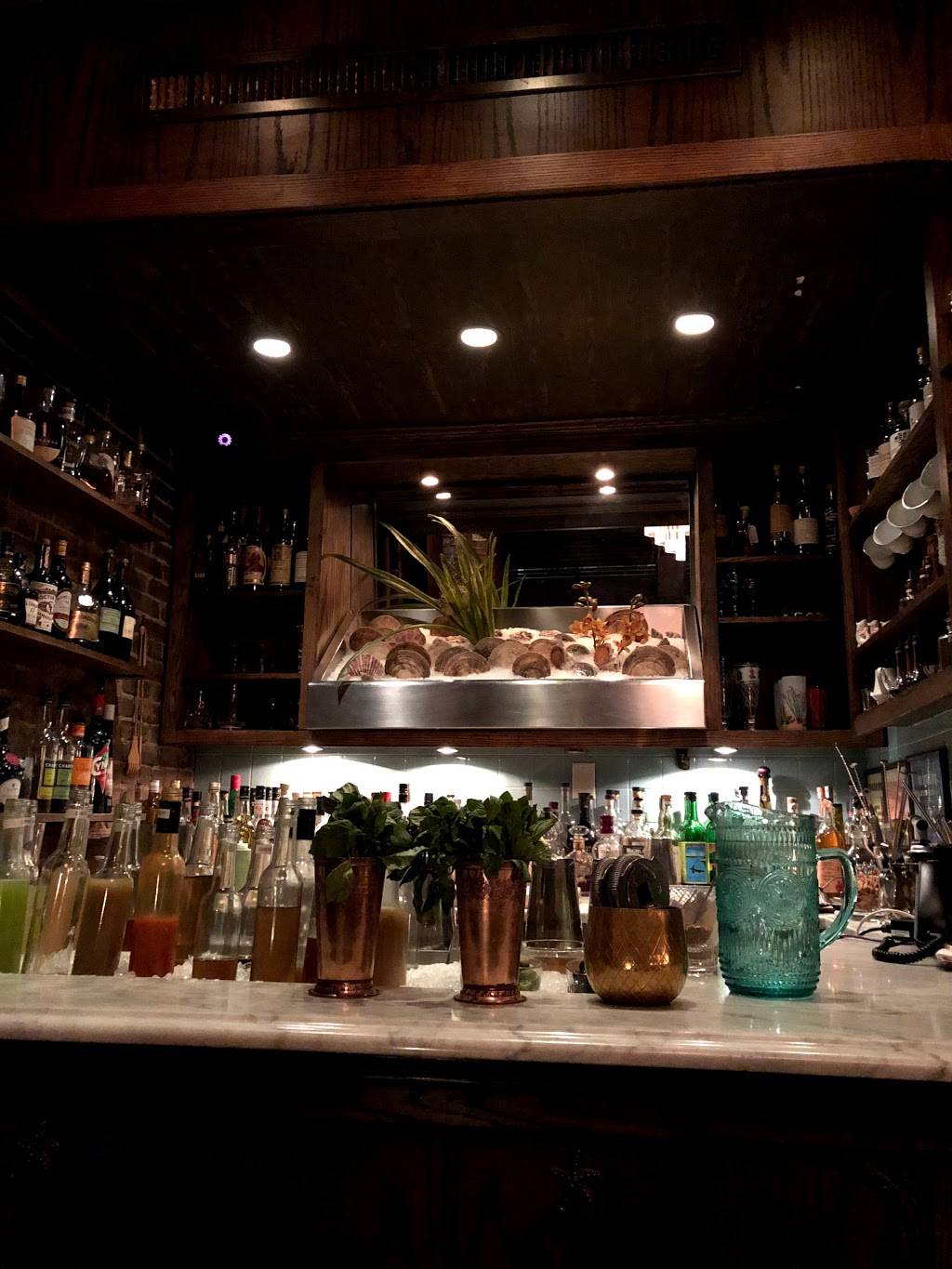 ZZs Clam Bar | restaurant | 169 Thompson St, New York, NY 10012, USA | 2122543000 OR +1 212-254-3000