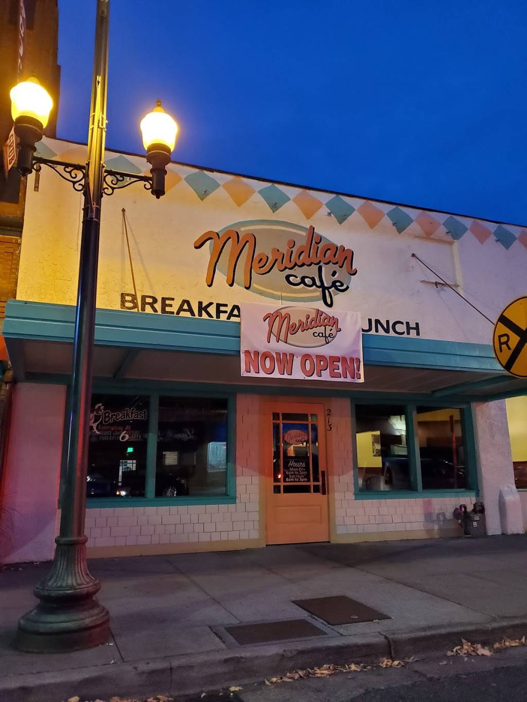 Meridian Cafe | restaurant | 213 N Meridian, Puyallup, WA 98371, USA | 2536047612 OR +1 253-604-7612