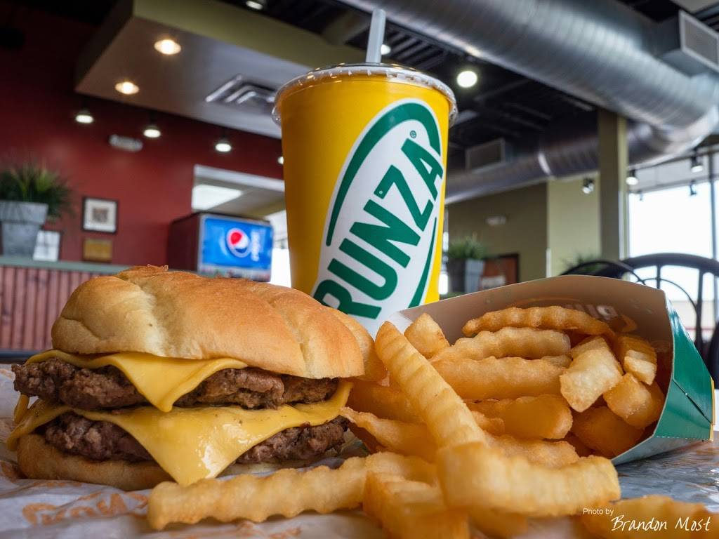 Runza Restaurant | restaurant | 965 S 72nd St, Omaha, NE 68114, USA | 4028983199 OR +1 402-898-3199